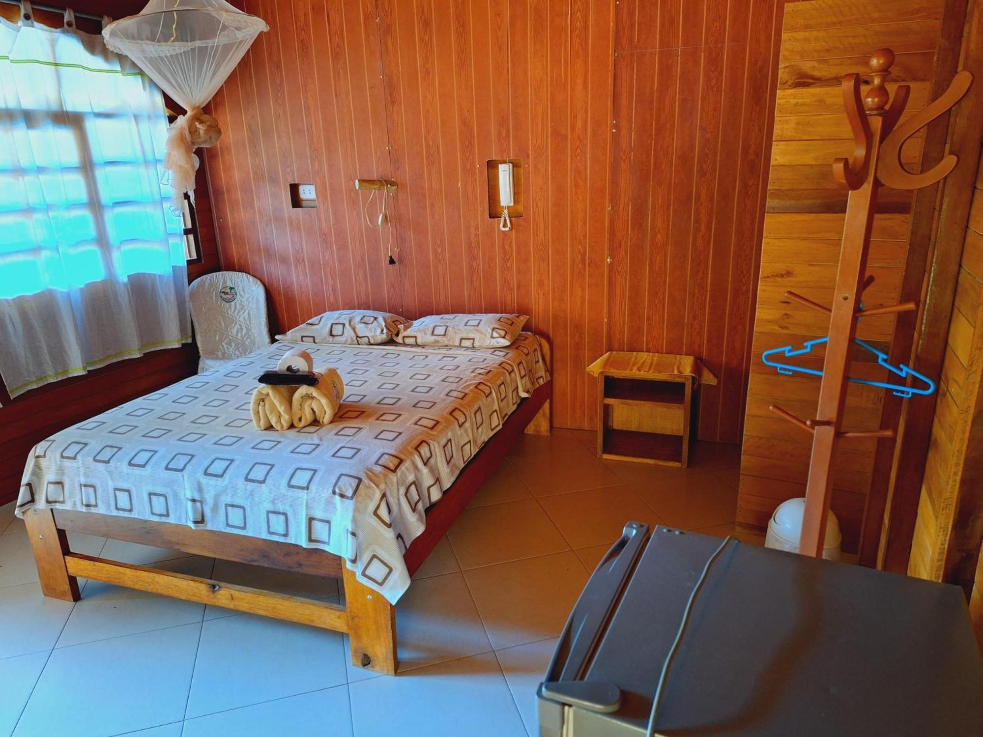 Madera Labrada Lodge Ecologico ตาราโปโต ภายนอก รูปภาพ