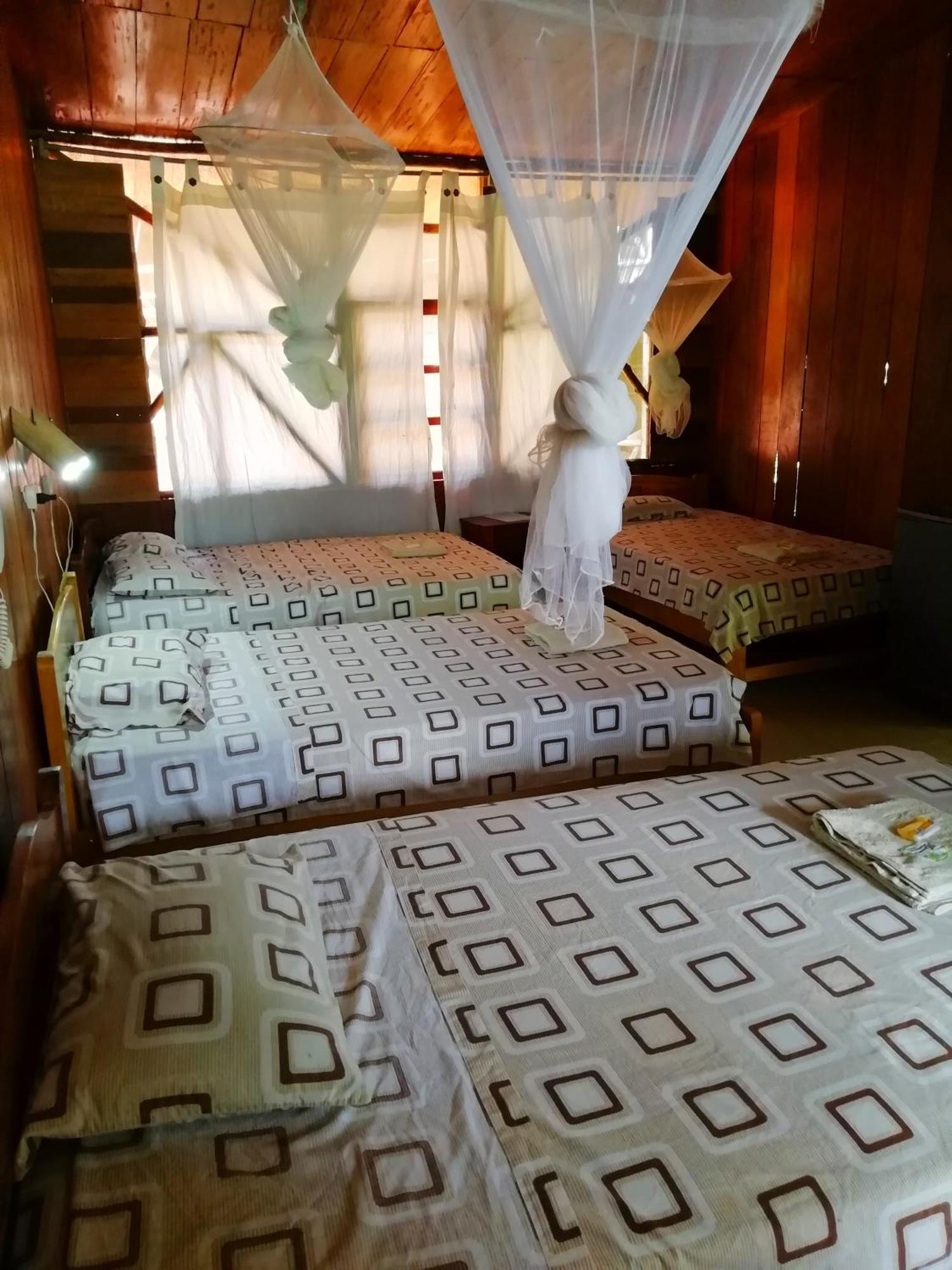 Madera Labrada Lodge Ecologico ตาราโปโต ภายนอก รูปภาพ