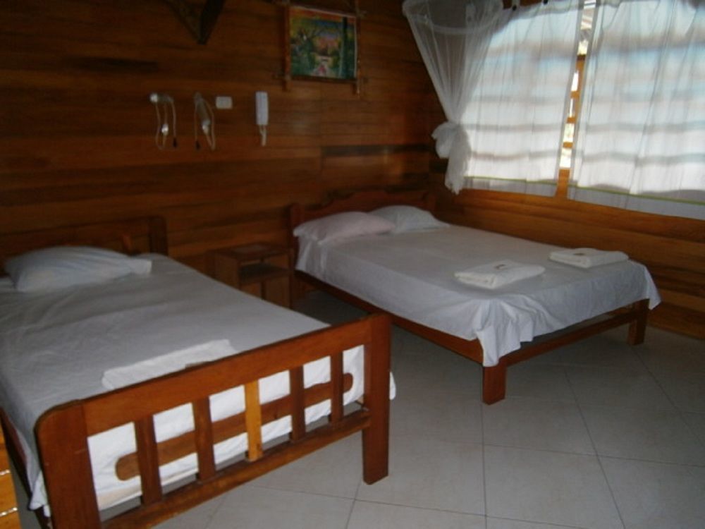 Madera Labrada Lodge Ecologico ตาราโปโต ภายนอก รูปภาพ